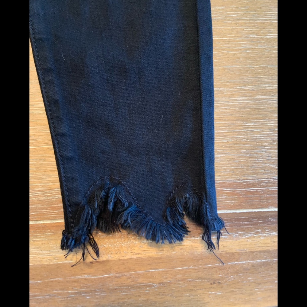 Distressed jeans - Picture 7 of 8